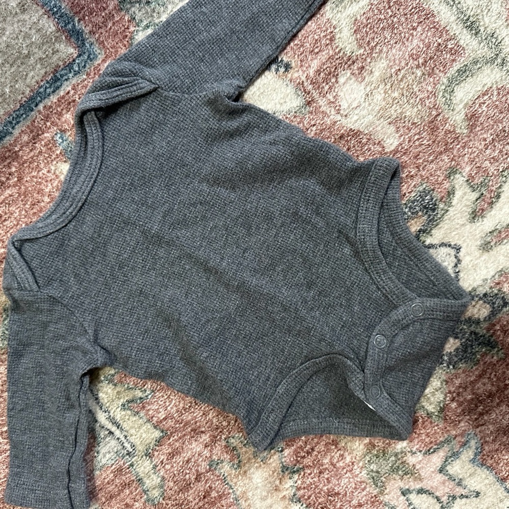 Carter's Gray Long Sleeve Bodysuit